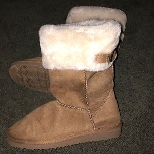 Girls brown boots